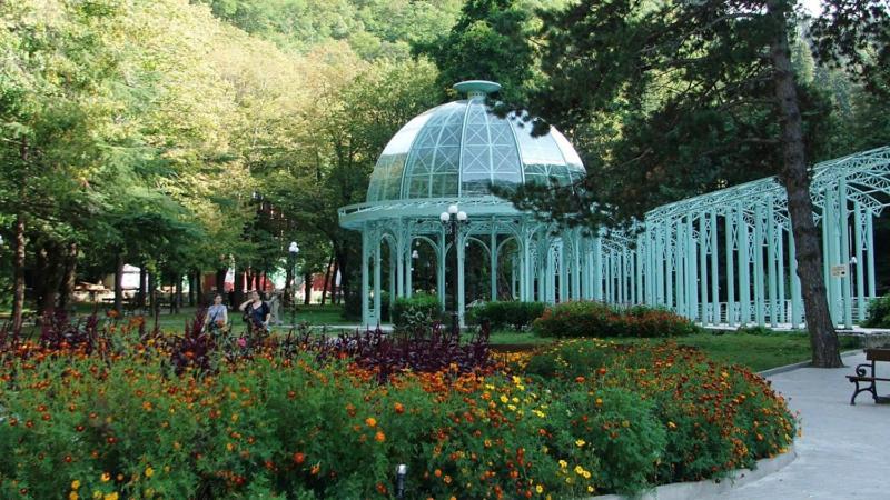 Gamsakhurdia Street Borjomi Bagian luar foto